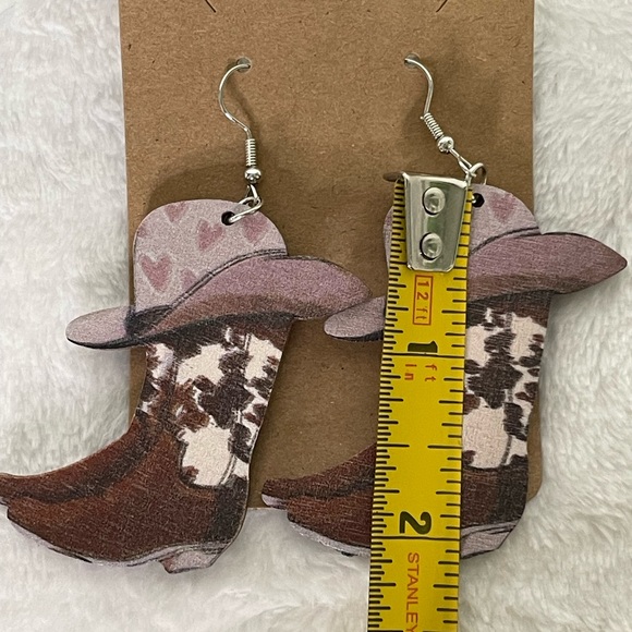 Cute western boot/hat wooden earrings. - Picture 4 of 4
